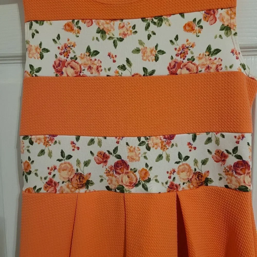 Paper doll coral floral dress‎
